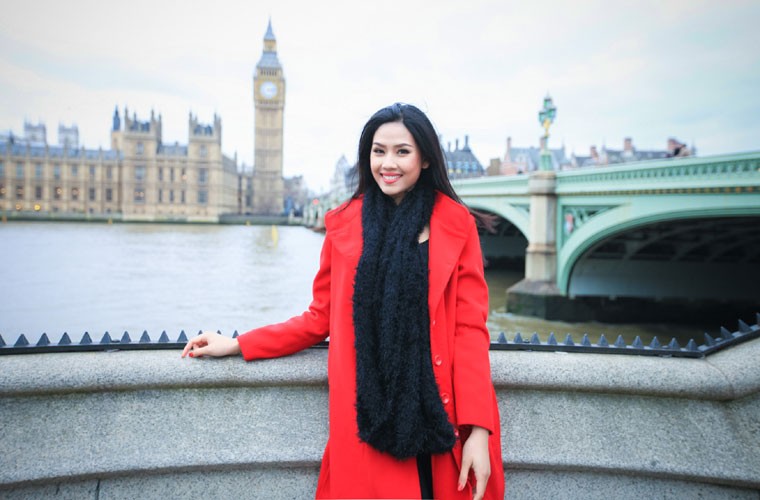 Top 25 Miss World Nguyen Thi Loan xinh dep tren phi London hinh anh 1